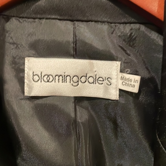 Bloomingdale’s Black Velvet Tuxedo Jacket - Picture 7 of 14